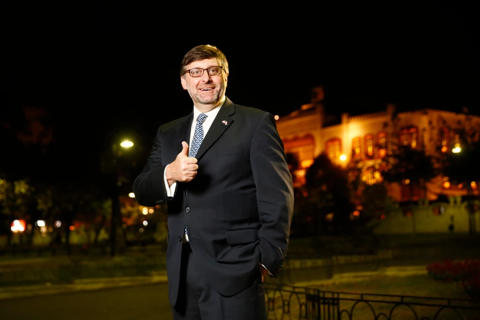 Specijalni američki posrednik za Zapadni Balkan Metju Palmer u intervjuu EU observeru rekao da je razmena granica između Beograda i Prištine "i dalje opcija ako se dve strane dogovore" i da je cilj međusobno priznanje