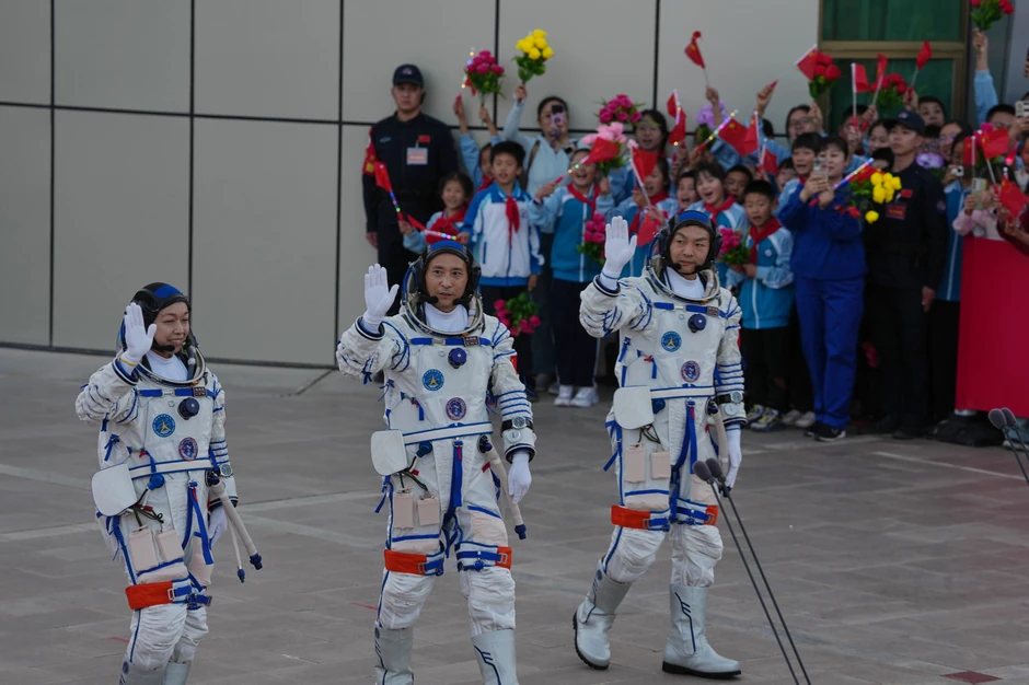 Kina poslala tri astronauta u svemir