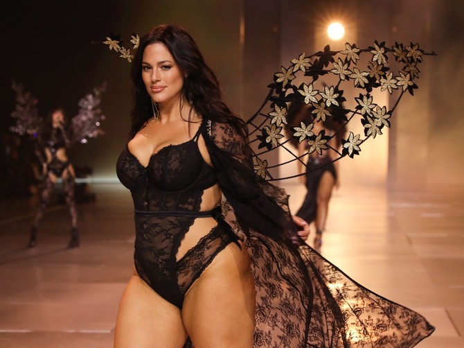 Ešli Grejem na na Victoria's Secret reviji
