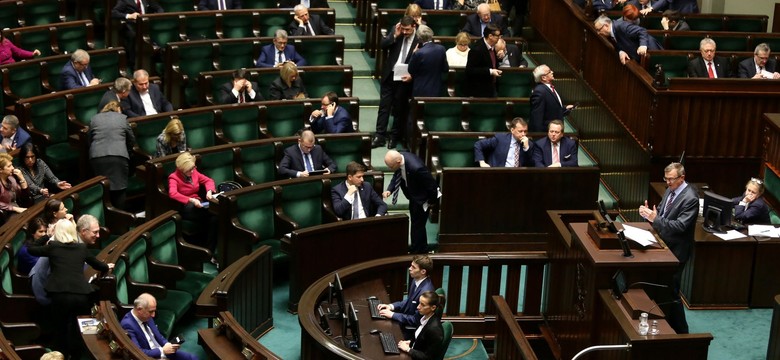 Sejm przyjął zmiany w kwocie wolnej od podatku. Wzrośnie tylko dla najbiedniejszych