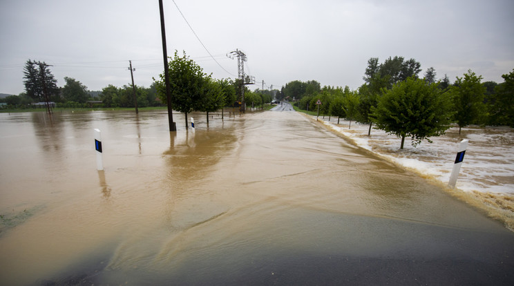 Somogy megyében megdőlt a csapadékrekord: 178 mm eső esett az elmúlt 24 órában. /Fotó:MTI/Varga György