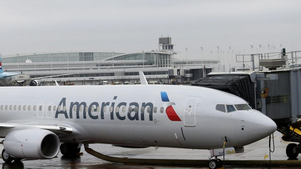 Po miesiącach negocjacji linie American Airlines (AA) i US Airways ogłosiły w czwartek oficjalnie porozumienie w sprawie fuzji. Po połączeniu tych amerykańskich przewoźników powstaną największe linie lotnicze świata. Umowa oceniana jest na 11 mld dol.