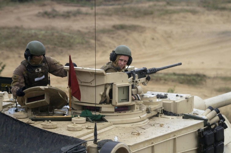 Amerykańskie czołgi Abrams na ćwiczeniach Saber Strike na Łotwie. <br><br>  Fot. EPA / Valda Kalnina DOSTAWCA: PAP / EPA.