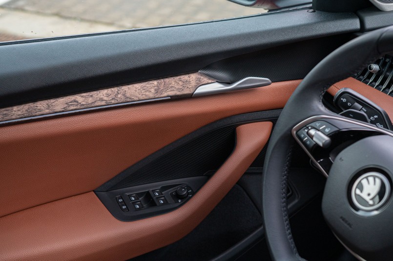 Skoda Superb Liftback 2.0 TDI