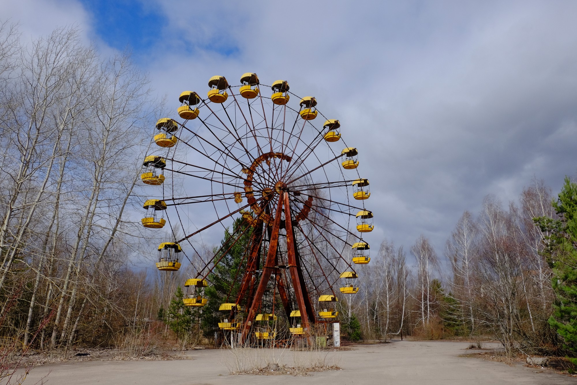 Opustený zábavný park v meste Pripiať.