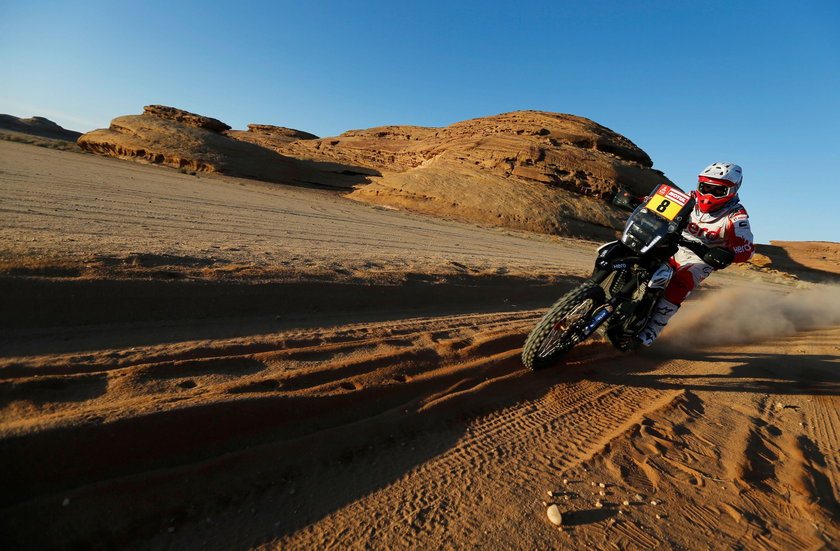 Organizatorzy Rajdu Dakar, po konsultacji z zawodnikami, odwołali poniedziałkowy etap dla motocyklistów i zawodników jadących quadami