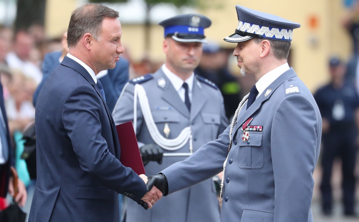 Szefem stołecznej policji jest od czwartku, teraz chciał odwołać wszystkich zastępców. Jest ODPOWIEDŹ KGP