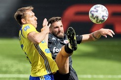 ŁKS przegrał siódmy mecz z rzędu. Arka lepsza w pojedynku spadkowiczów