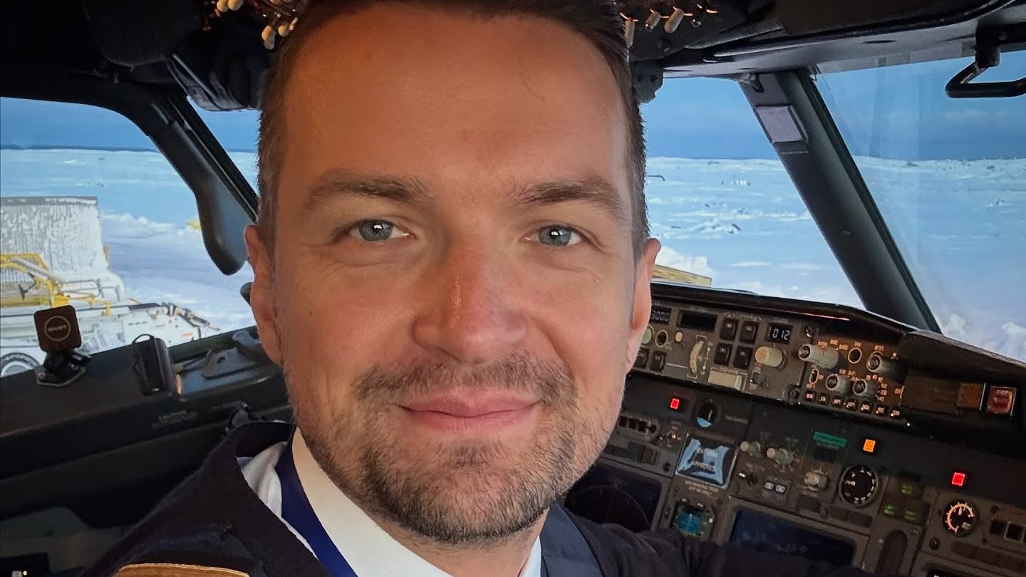 Viktor Vincze placoval krátky čas ako pilot.