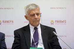 Były prezes NBP o SAFE 0 proc. "Służy wyłącznie zablokowaniu"