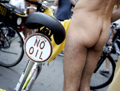 SPAIN-DEMOSTRATION-NAKED-CYCLIST