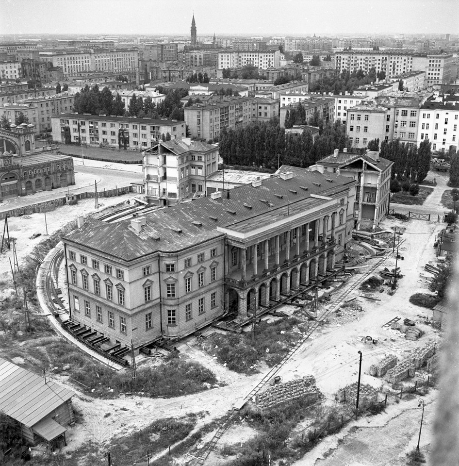 Warszawa, sierpień 1970. Na zdjęciu Pałac Lubomirskich