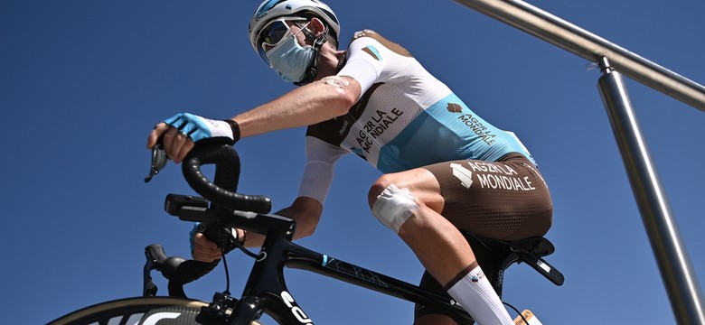 Wstrząs mózgu francuskiego kolarza na 13. etapie. Bardet wycofał się z Tour de France