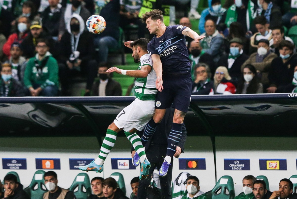 Ricardo Esgaio i John Stones