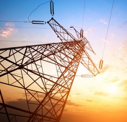 Podatek od nieruchomości: Spór o grunty pod liniami i słupami energetycznymi