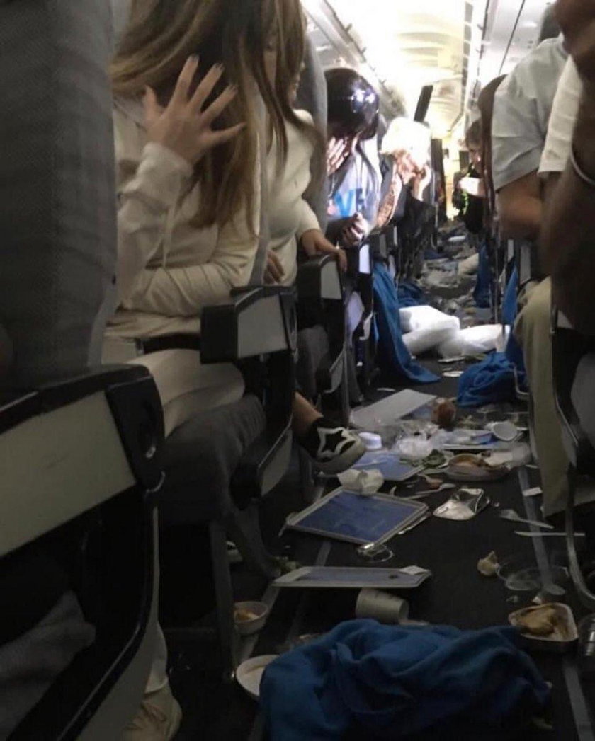 Samolot Aerolinas Argentinas wpadł w turbulencje. 15 osób zostało rannych