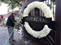 Magiczna rezydencja Michaela Jacksona, króla pop, na sprzedaż. ZDJĘCIA z Neverland