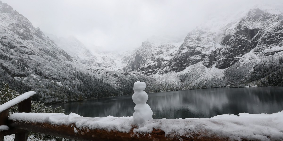 Ostatnie dni kalendarzowego lata, a w górach spadł już śnieg.