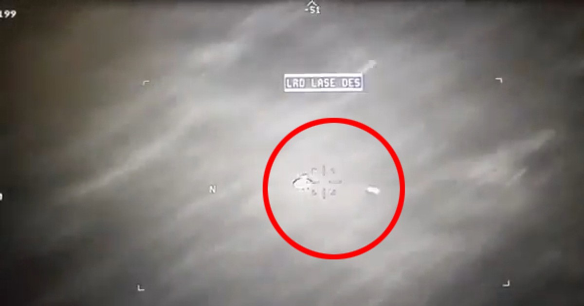 Ten film wywołuje emocje. Mówią, iż to UFO. Pentagon milczy, ale kongresmeni domagają się wyjaśnień