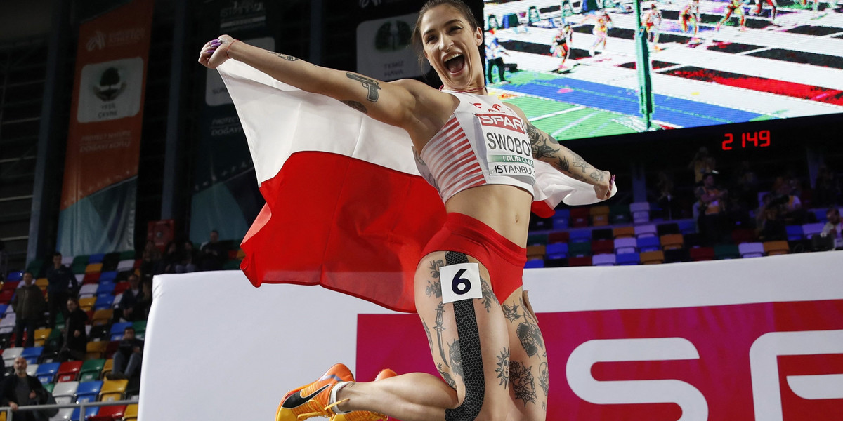 Ewa Swoboda ze srebrnym medalem mistrzostw Europy. 