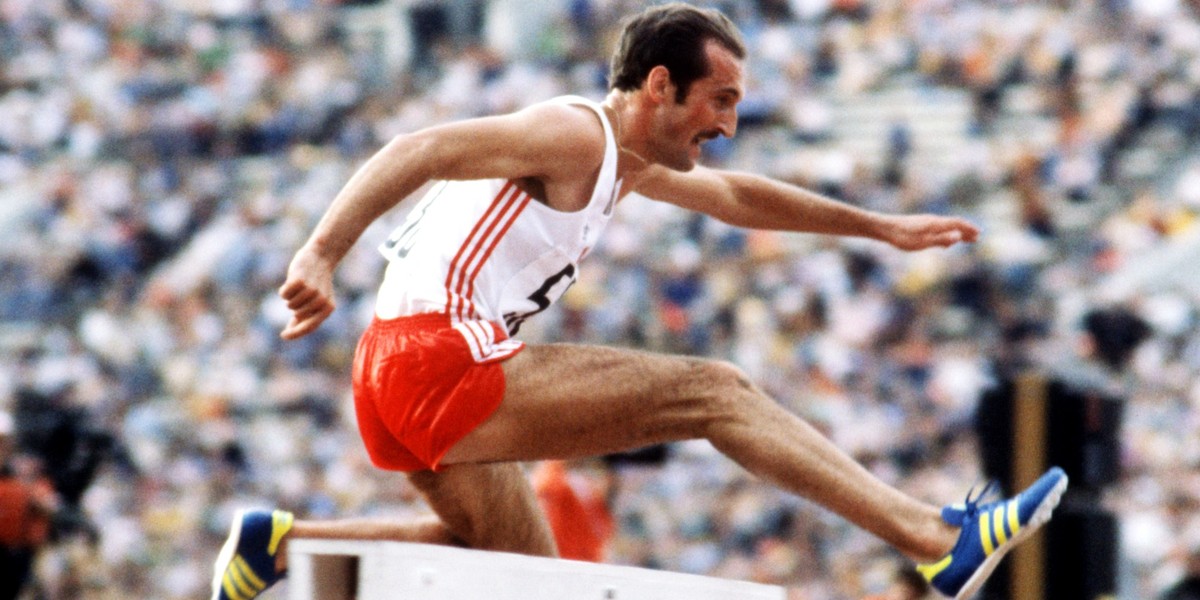 Bronisław Malinowski biegnie po olimpijskie złoto w Moskwie w 1980 r.