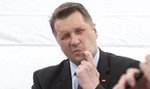 Minister Czarnek chce zaglądać uczniom do szafy?! W tych spodniach "panowie nie wyglądają jak panowie"