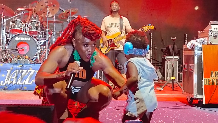 Arrested development nastupio na Nisvilu