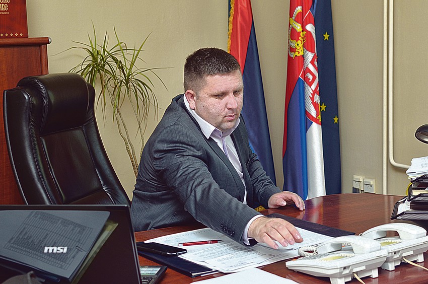 Predsedniku opštine meštani već dali nadimak "Čeda ajfon": Čedomir Božić