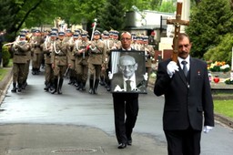 Był Tusk, Wałęsa, Gauck: Zobacz zdjęcia z pogrzebu Bartoszewskiego