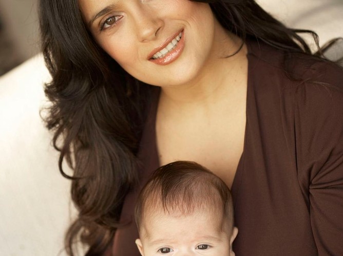 Salma Hayek z dzieckiem