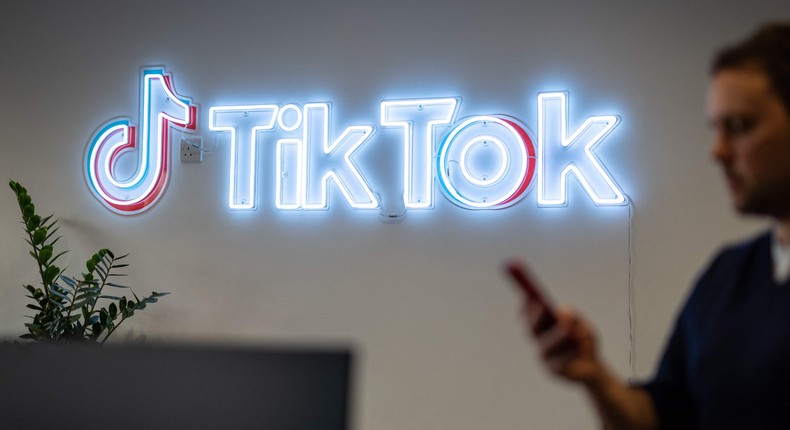 TikTok's employees in London are leaving the company almost every week as they struggle to cope with the Chinese social-media giant's grueling work culture, according to the Financial Times(FT) on Wednesday.