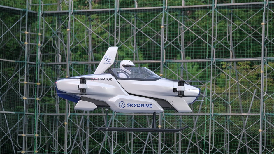 W Japonii wykonano pierwszy udany przelot latającego samochodu