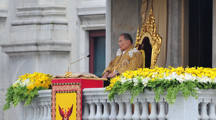 Bhumibol Aduljadedzs 1946 júniusa
óta ül Thaiföld trónján. Szigorú, néha kegyetlen, a népe mégis kedveli őt /Fotó: Northfoto