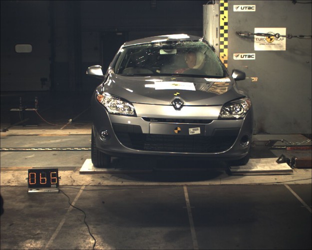 Renault Megane - ochrona dorosłych pasażerów: 5 gwiazdek. Auto zdobyło maksimum punktów 37/37