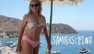 Suzana Mančić u kupaćem