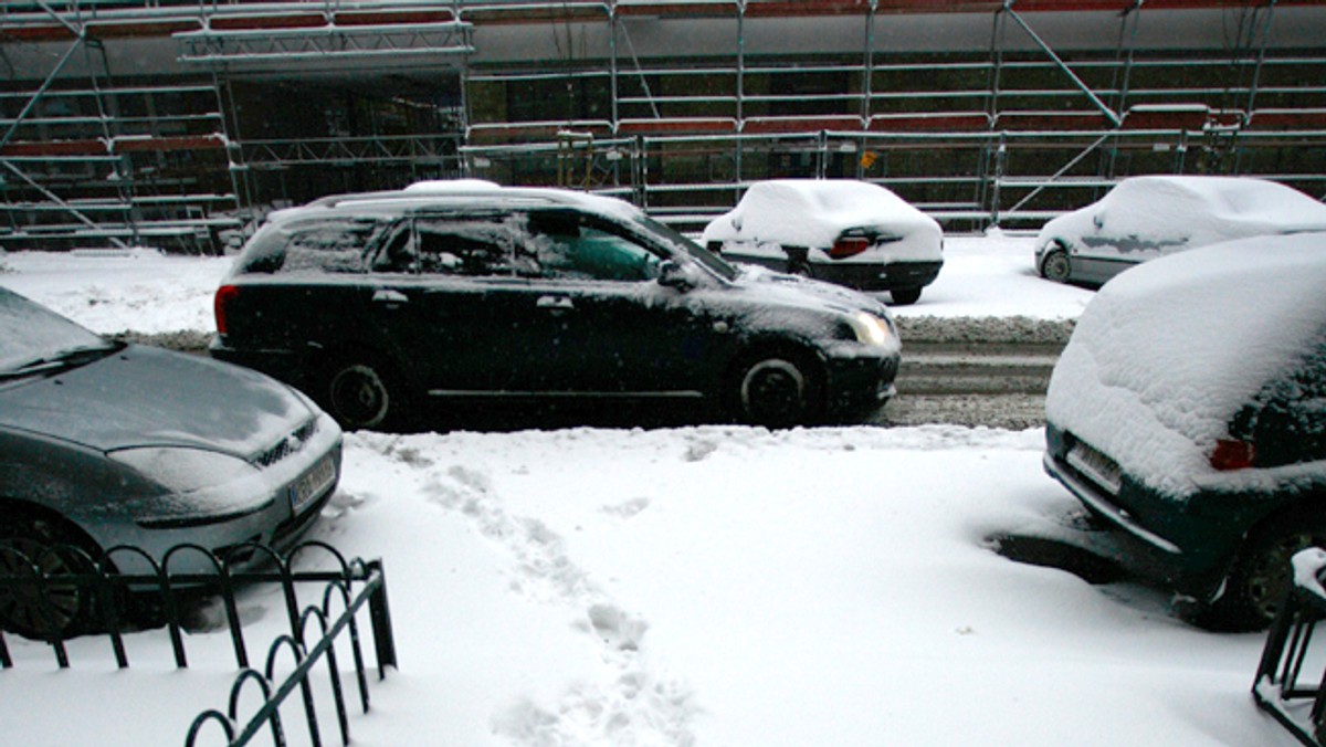 Zima nie odpuszcza. Dzisiaj w całym kraju mróz będzie trzymał mocno. Temperatura wyniesie od -10°C miejscami na Kaszubach do -9°C, -5°C na przeważającym obszarze kraju.