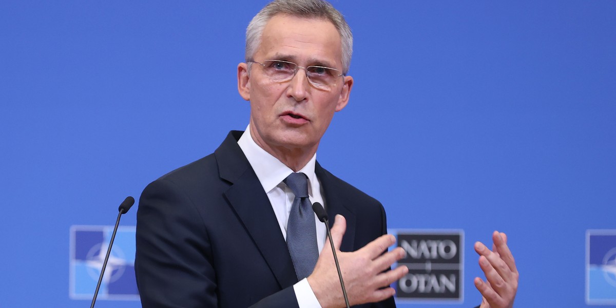 Nadal trwa umacnianie pozycji militarnej Rosji wokół Ukrainy - podkreślił sekretarz generalny NATO Jens Stoltenberg na konferencji 7 stycznia 2022 r.