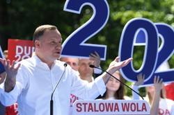 Bon turystyczny już w te wakacje? Duda: 500 zł na każde dziecko