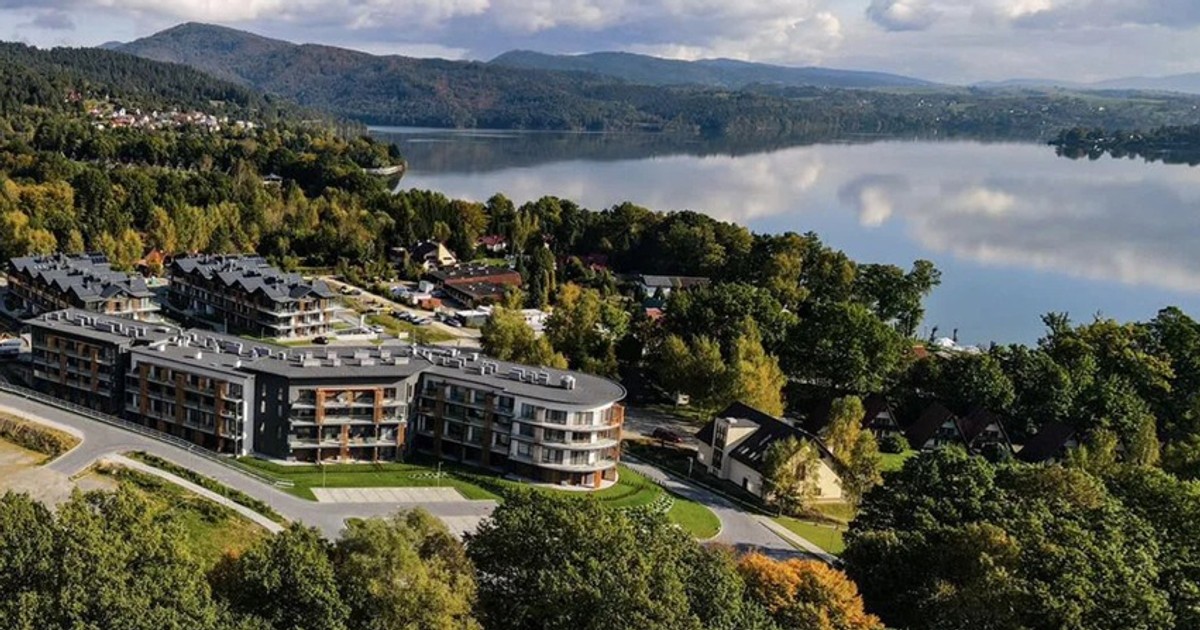 Ledwo otwarty, a już bestseller. Nowy resort w sercu Beskidów to sztos. Dwa posiłki w cenie