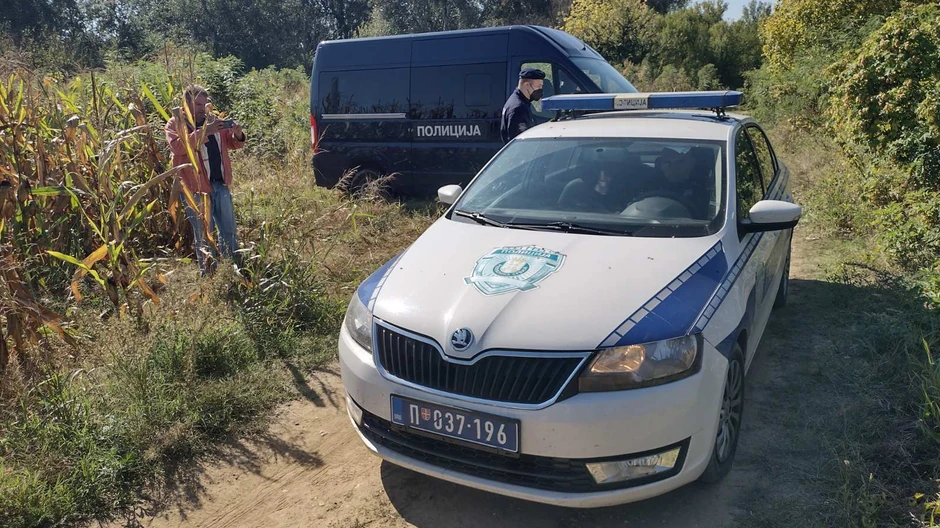 Policija propušta samo službena vozila