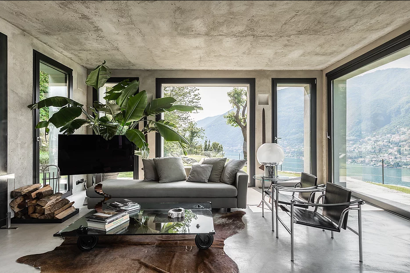 Les grandes fenêtres offrent une vue particulièrement belle. 