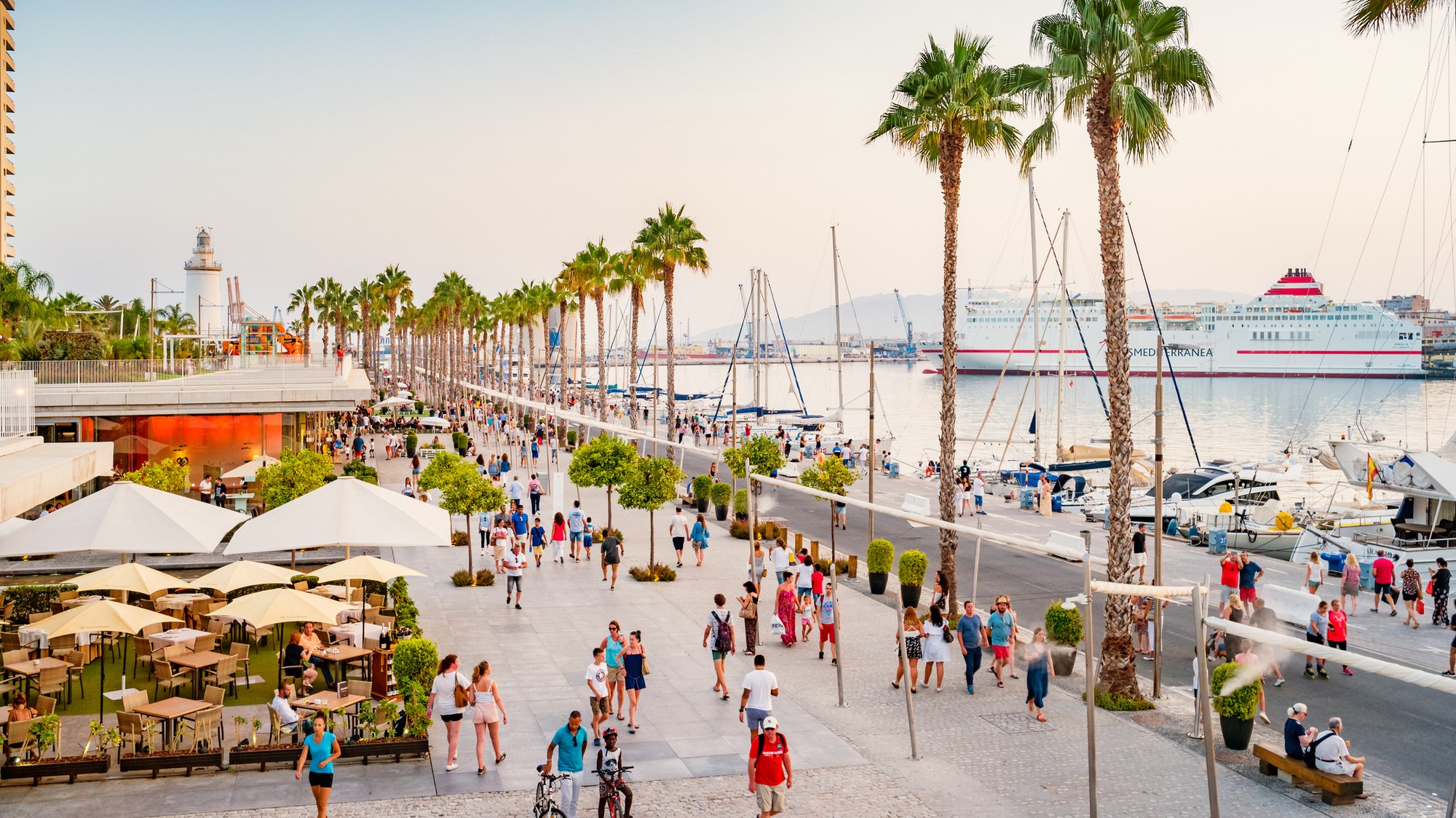 Do španielskeho mesta Malaga zavíta každoročné veľké množstvo turistov.