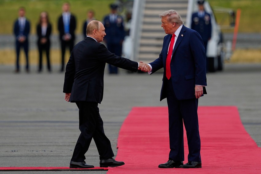 Donald Tramp i Vladimir Putin na Aljasci