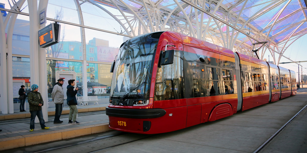 MPK Łódź kupi tramwaje dla linii z Dąbrowy na Teofilów. Tory tramwajowe na Włókniarzy i Aleksandrowskiej do remontu