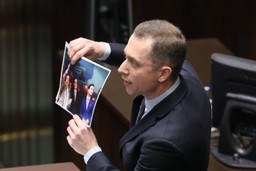 PO: Podkomisja smoleńska boi się kompromitacji, stąd brak raportu