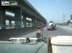 Naga Irakijka zatrzymała żołnierzy