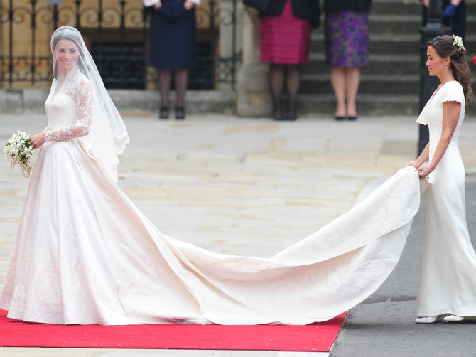 Kejt Midlton u venčanici koju je Sara Barton kreirala za kuću Alexander McQueen