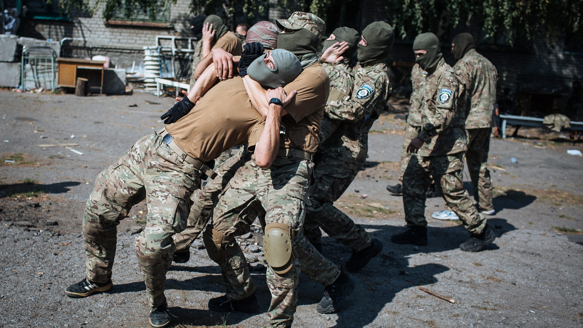 epaselect UKRAINE CRISIS VOLUNTEER BATTALION (Ukrainian volunteer battalion 'Sich' training)