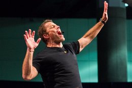 Tony Robbins radzi, co robić w ciągu dnia, miesiąca i roku, by łatwiej odnosić sukcesy