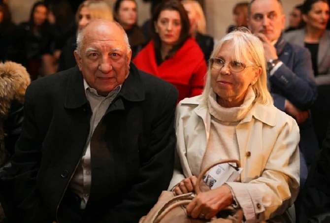  Ivan Bekjarev sa suprugom Mikicom